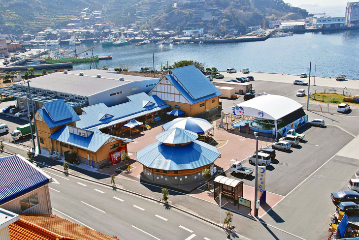 みかめ海の駅　潮彩館